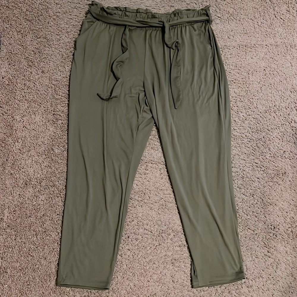 Rue21 stretchy high waist army green tie pants, size 2x